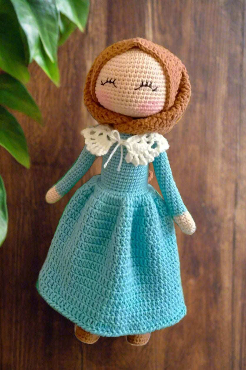 Hijab Doll – Handcrafted Crochet Toy